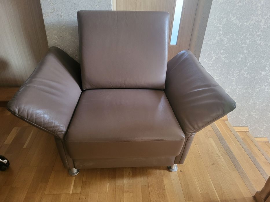 Fotoliu maro,piele,aproape nou