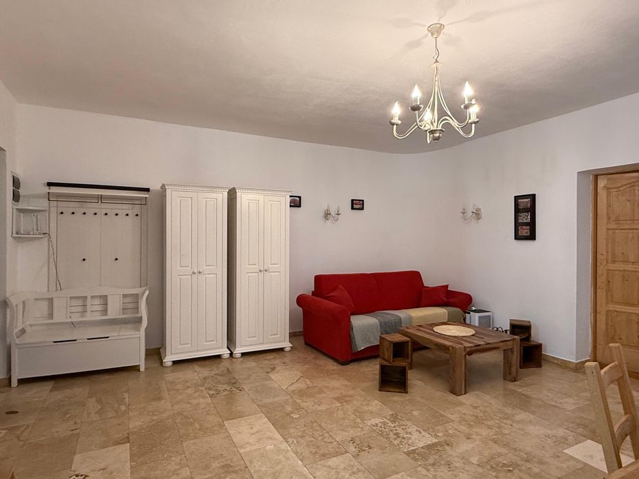 Inchiriez apartament 2 camere strada Castelului