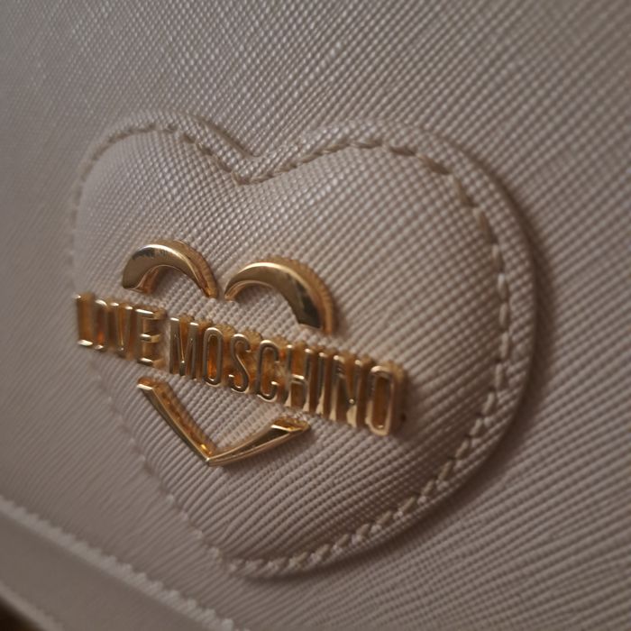 Дамска бежаво чанта Love Moshino