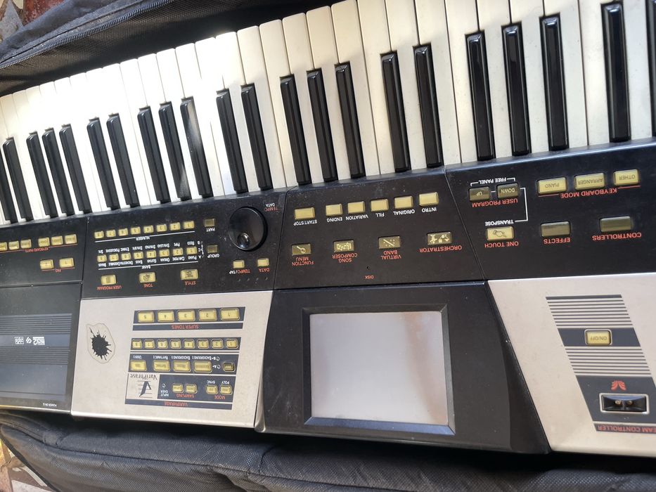 Vand Orga Roland Va76 defecta