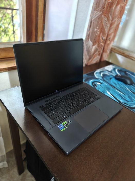 Asus Rog Zephyrus m16