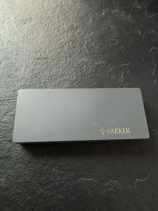 Златна писалка Parker
