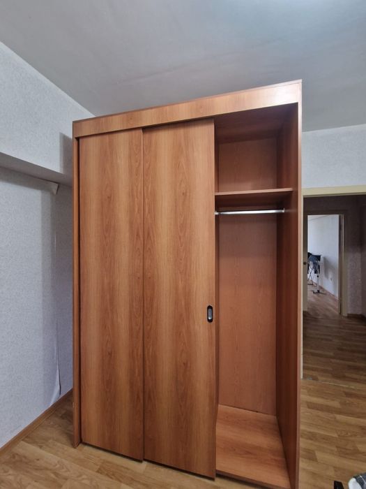 Продам шкаф купе трёх дверный