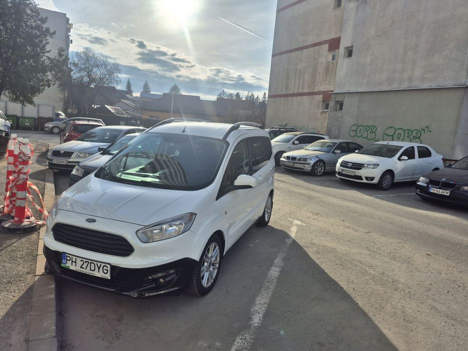Vând  Ford  Turneo Curier, an 2017