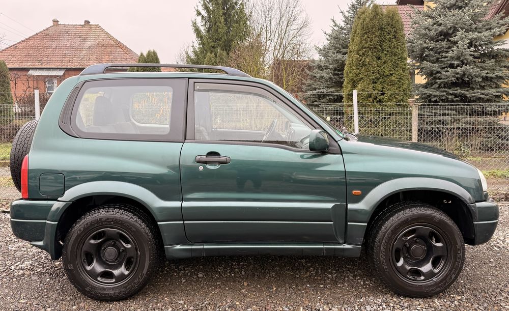 Suzuki Grand Vitara 1.6i 16V 4x4 mic\Mare 2004
