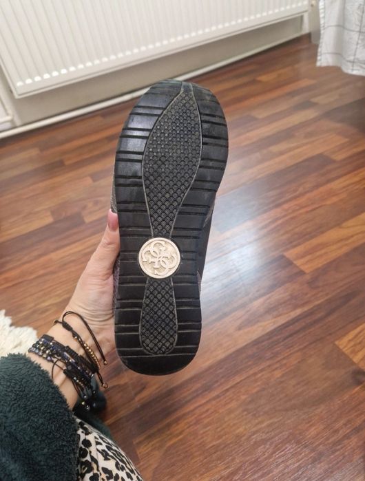 Adidasi dama  Guess