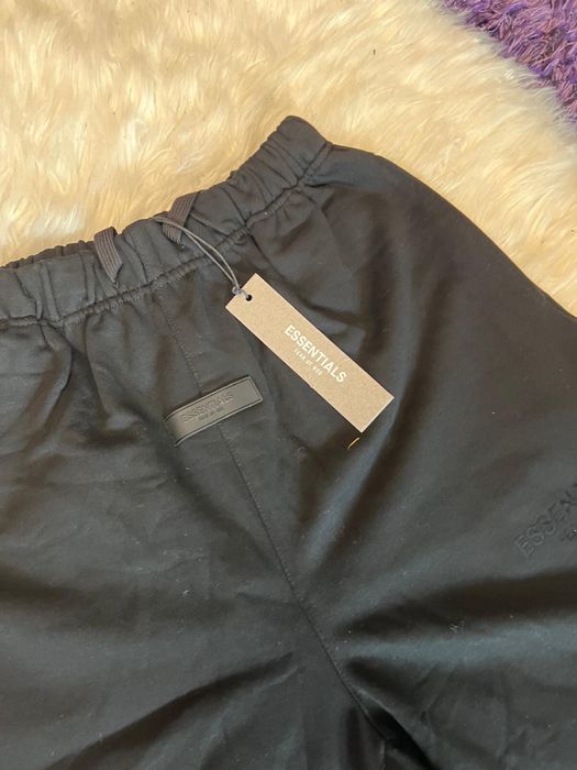 Pantaloni scurti Essentials negrii