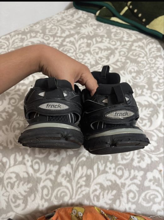 Balenciga led track