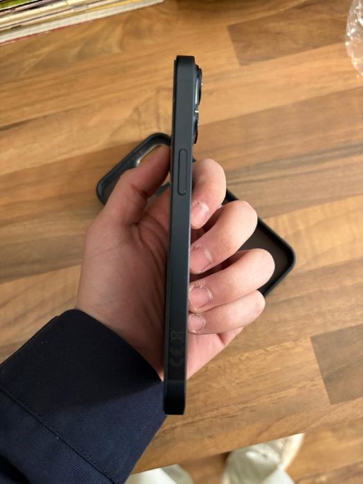 IPhone 14 varianta de baza