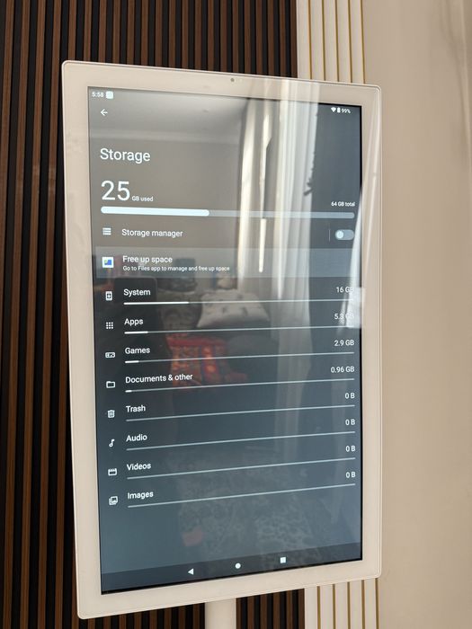 планшет на колесах