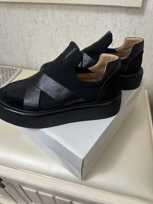 Продам б/у женскую обувь 38 р