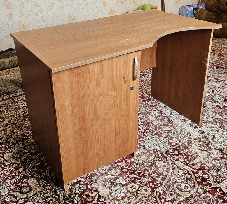 Письменный стол б/у