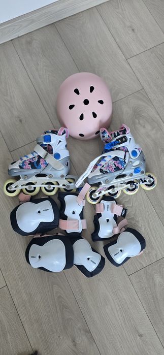 Set complet role copii ( cu casca, genunchiere, cotiere )