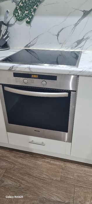 Фурна за вграждане MIELE H4110 BP