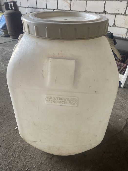 Продам бочку пластик