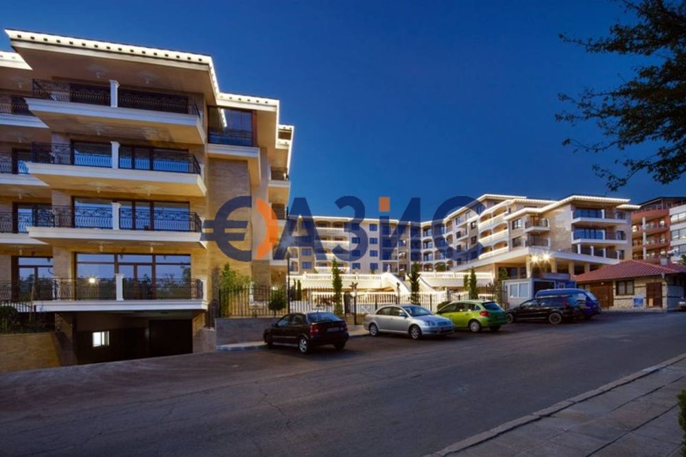 Четиристаен апартамент на първа линия комплекс Valencia Gardens, 325