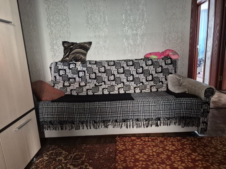 Продаётся диван-кровать и два кресло