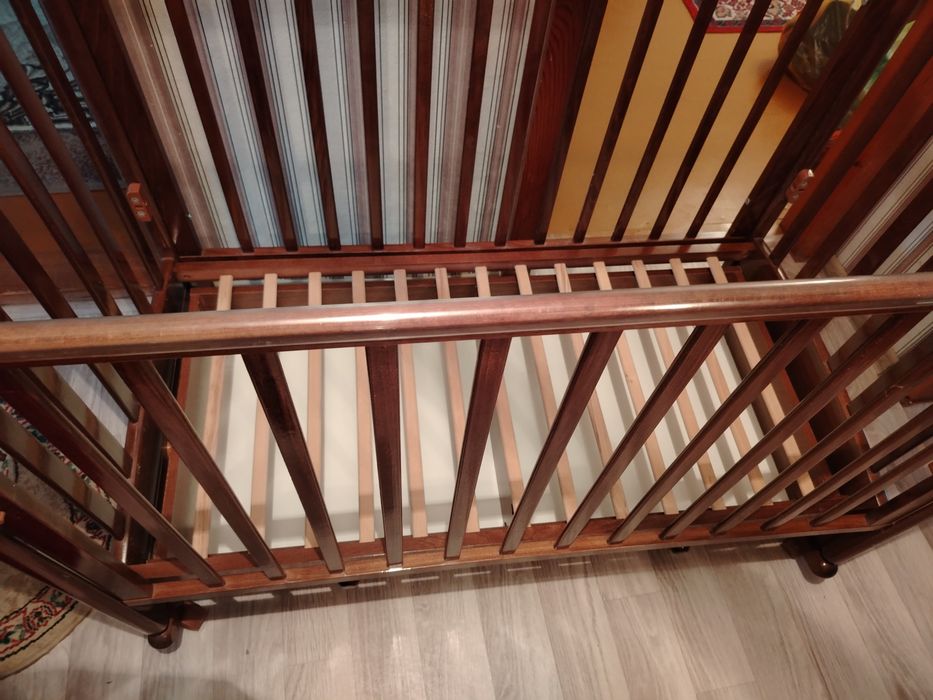 Продам детскую кроватку