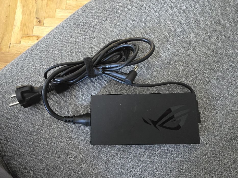 Зарядно за Asus 180 W