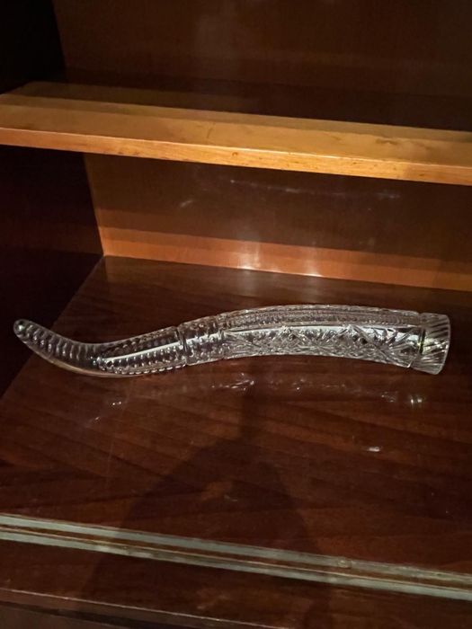 Хоустальный рог