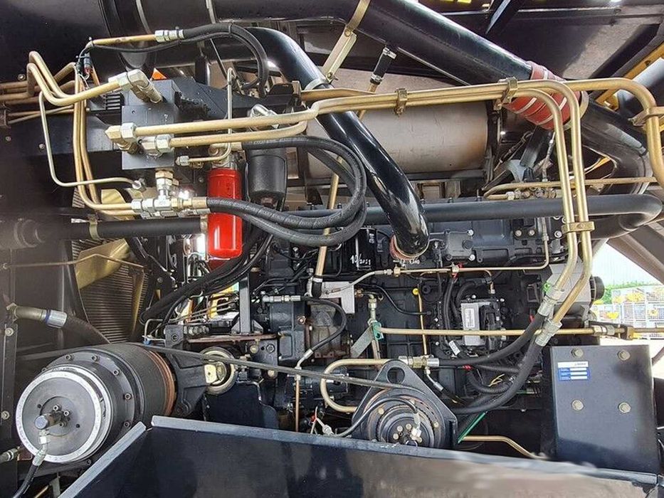 Кормоуборочный комбайн New Holland FR9060