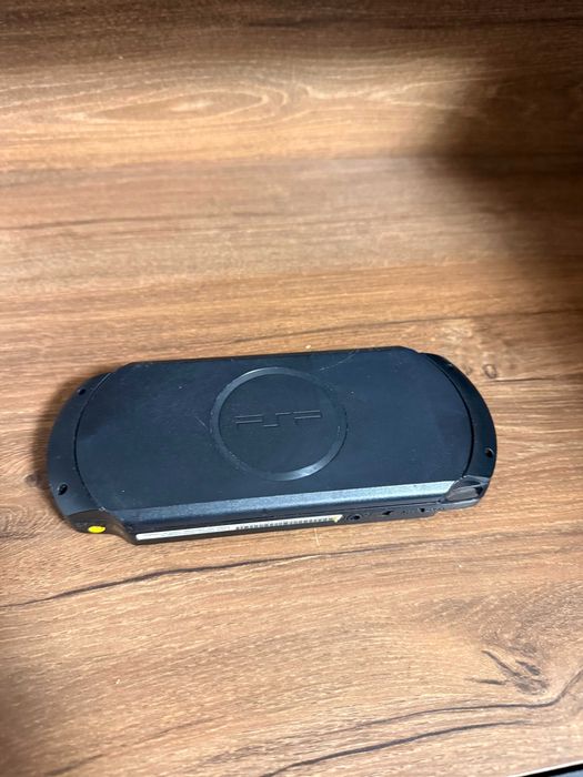 Consola PSP cu 2 jocuri