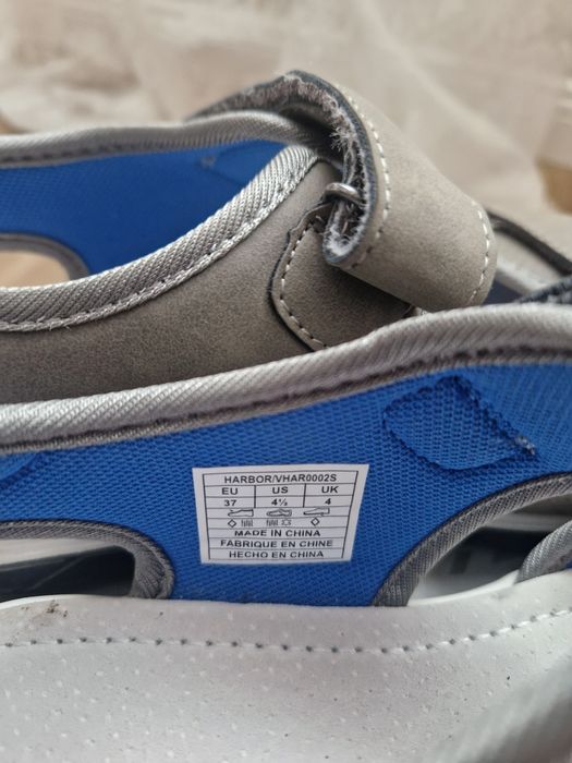 Нови сандали Levis 37 номер