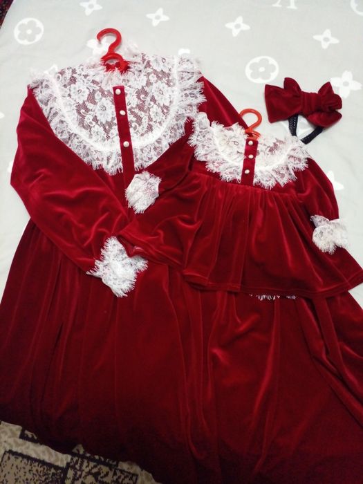 Красивое платье с нежными кружевами для мам и дочек