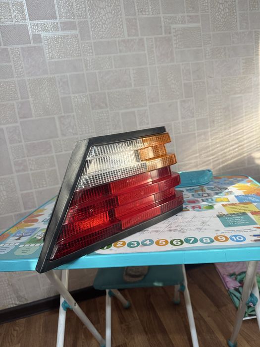 124 мерсадес задний стоп от ДОТ