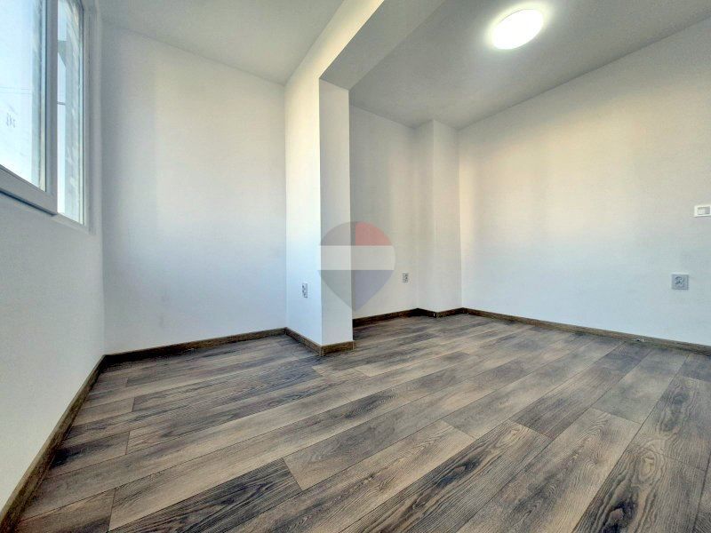 Преустроена гарсониера под наем, кв. Възраждане 1 Т4725