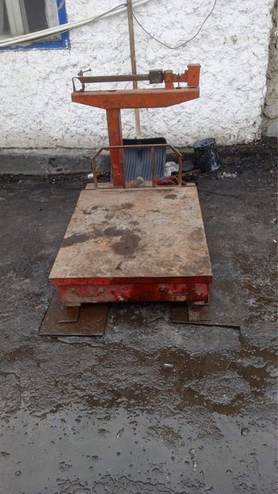 Весы продам