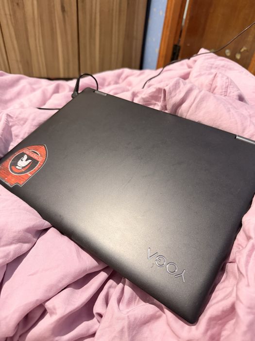 Ноутбук Lenovo yoga 520