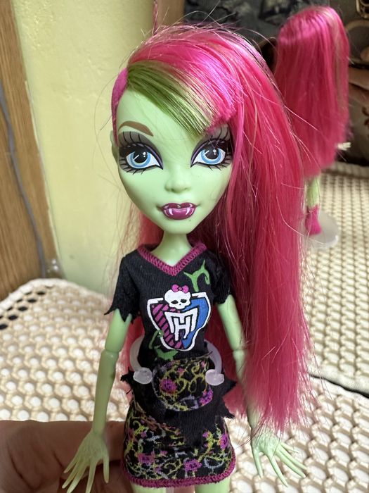 Пролам куклу монстр хай!