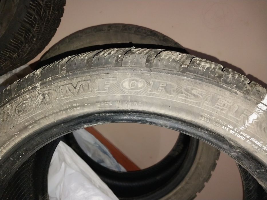 Зимние шины  размер 225/45 R17