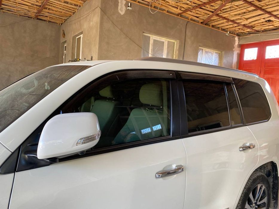 Ветровики (дефлекторы окон) Toyota Land Cruiser 200 / Lexus LX570