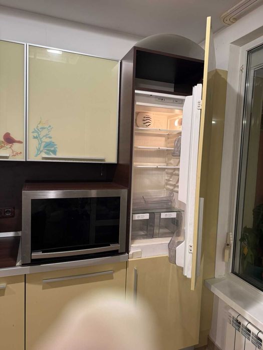 Висококачествена кухня с вградени уреди