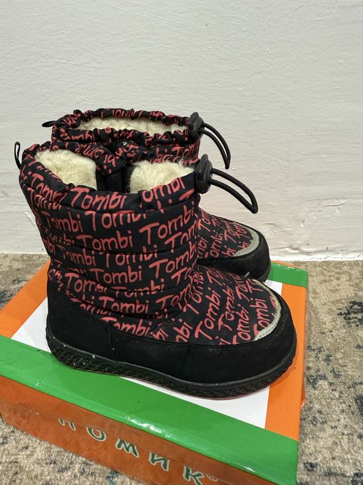 Продам детскую обувь