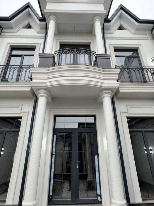 Мошина бозор, Сергели Бобур махаллада зор ховли сотувда