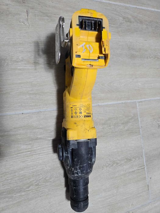 De Walt Акумулаторен Перфоратор DCH133