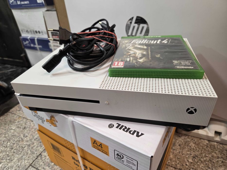 Hope Amanet P10/Consola Xbox One S + CD Fallout