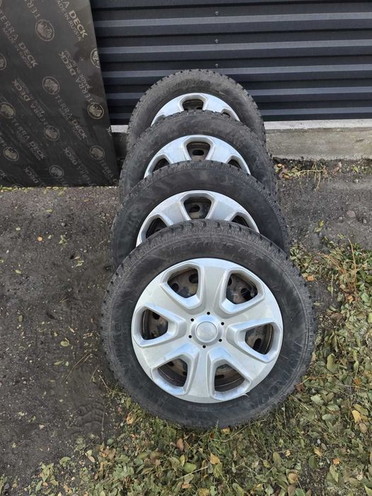 Продам резину с дисками 195/60R15 шипы