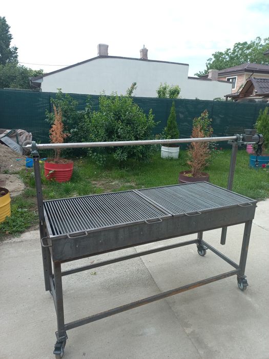 Gratar Rotisor Manual sau Motor