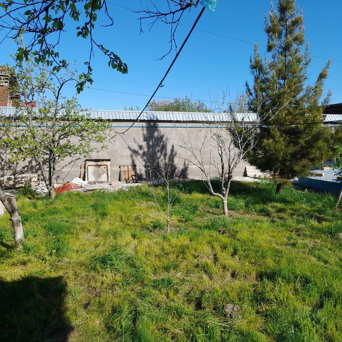 Dacha sotiladi Bostonliq Bochkaga 15-20 km yetmasdan