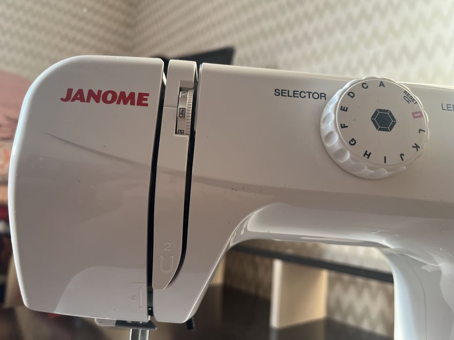 Продается швейная машина