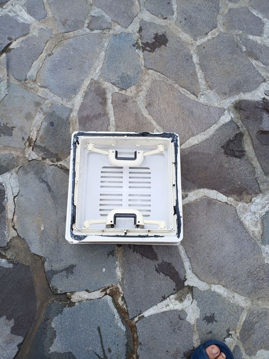 Trapă rulotă 28/28 preț 50euro fix