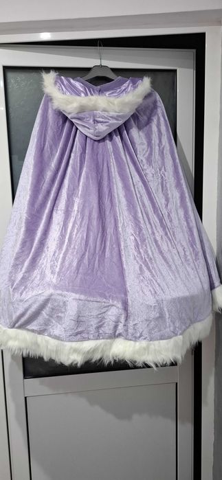 Rochii prințese Cenușăreasa, Sofia purate o singura data, cu crinolina