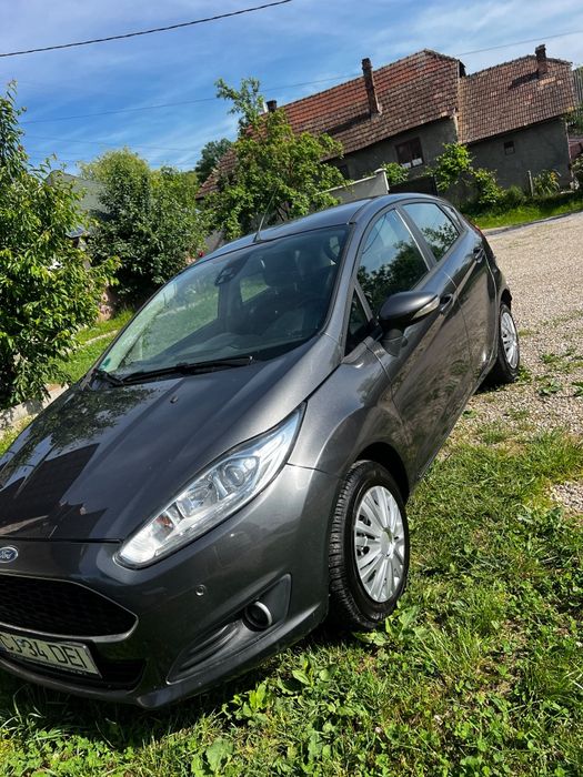 Vând ford fiesta 2017