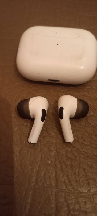 Продаю повербанк и наушники