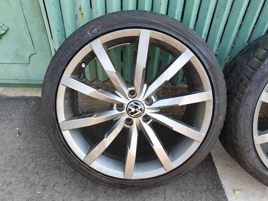 Vand roti 245 35 20 VW  model Monterey