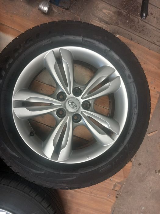 Jante hyundai r17 5x114.3 et 48 cb 67.1 anvelope vara 225 60 17